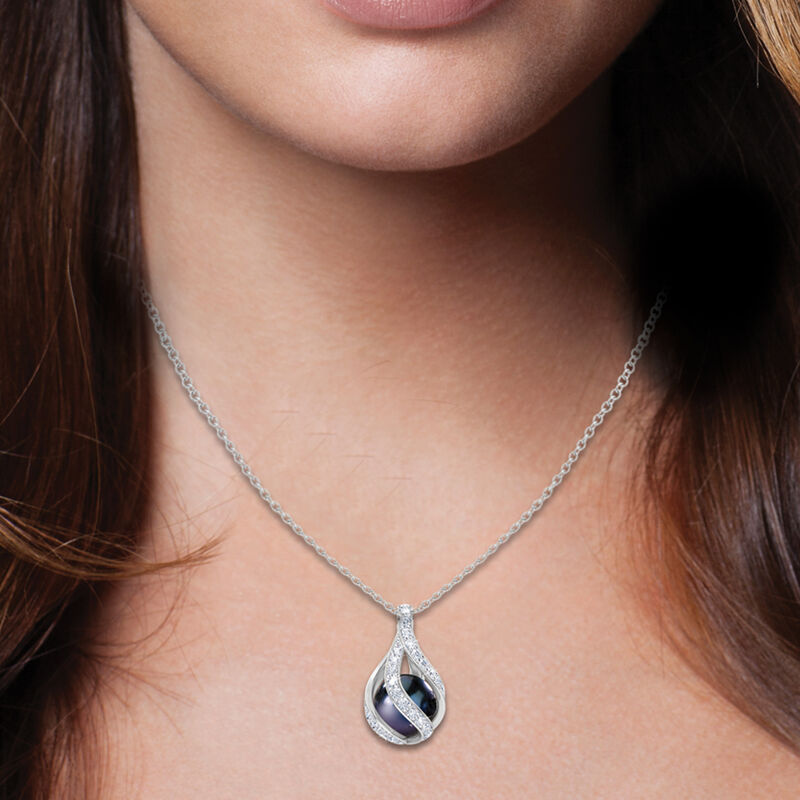 Collana Love's Embrace con perle nere e diamanti